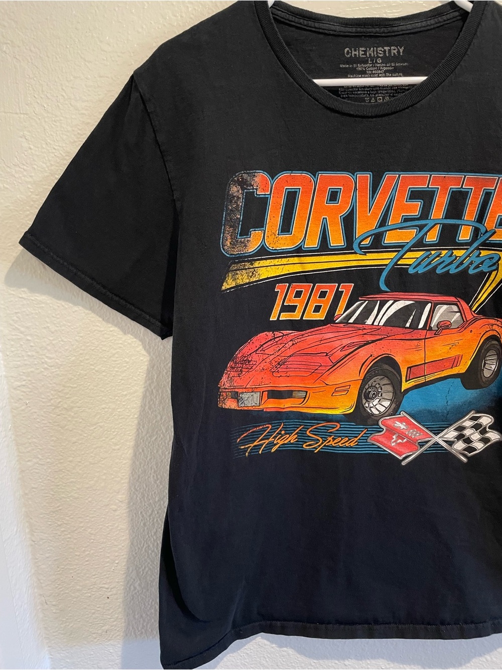 ποΈπ¨ 1981 Corvette Turbo Graphic Tee β’ Chemistry Men's L π - Picture 2 of 6